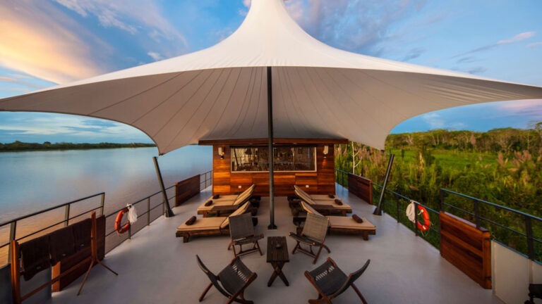 Deck Lounge