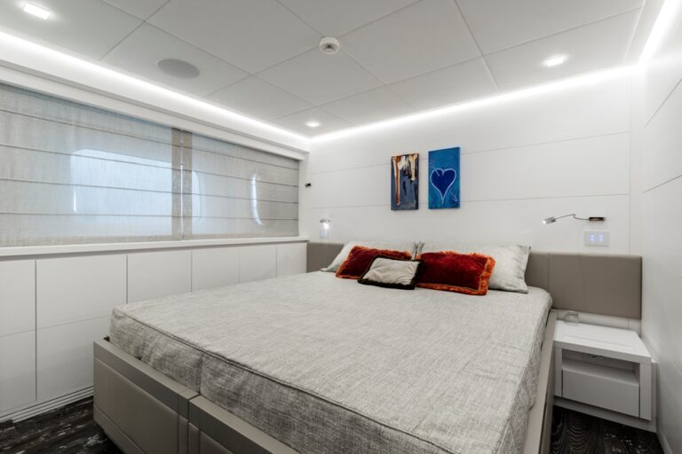 Double Cabin Port