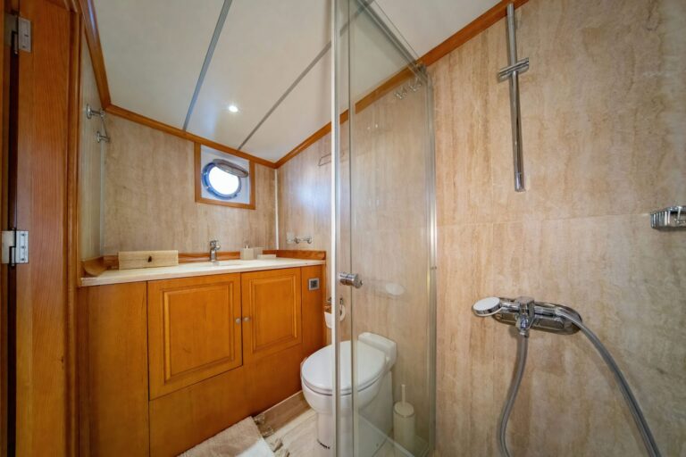 Double Ensuite Bathoom