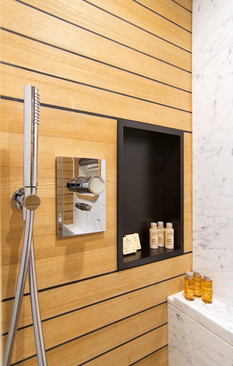 Double Ensuite Bathroom