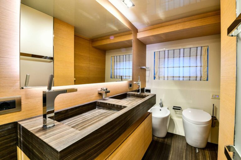 Ensuite Bathrom