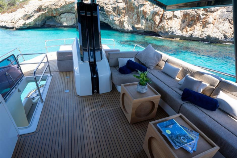 Flybridge Seating