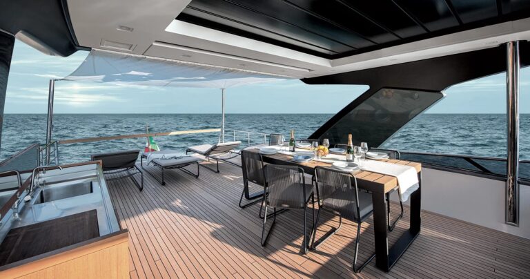 Flybridge - Sistership