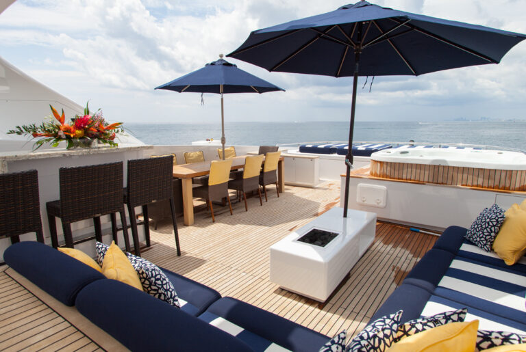 Flybridge Sun Deck