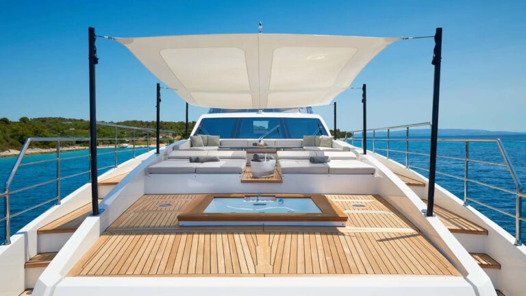 Fore Deck Sunbathing Area
