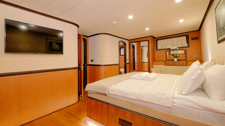 Fore Master Stateroom With Luxury Amenities