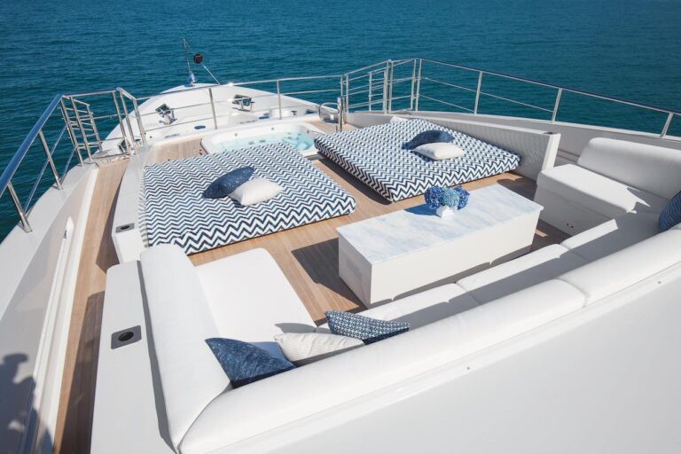 Foredeck Sunbathing And Bathing Area