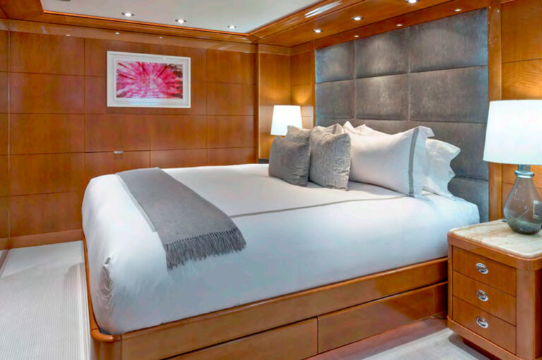 Guest cabin
