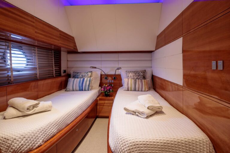 Twin cabin