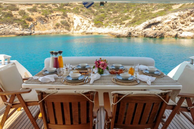 Aft deck dining