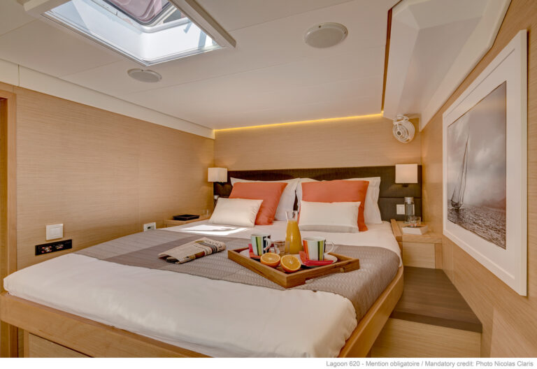 Double guest cabin
