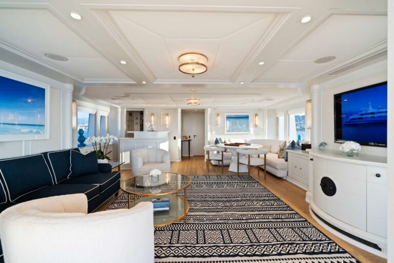 Interior Bridge Deck Sky Lounge
