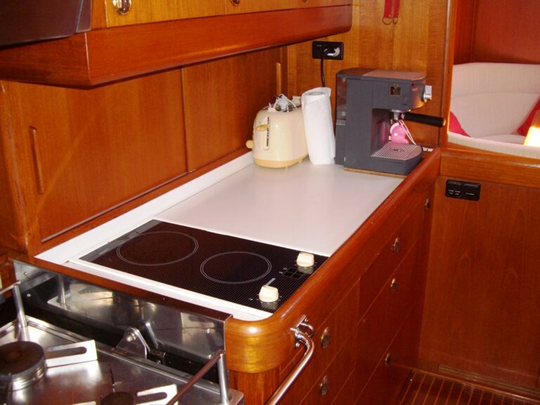 kia ora III galley
