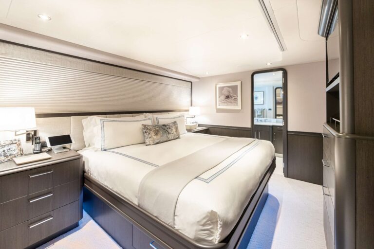 King Stateroom 1