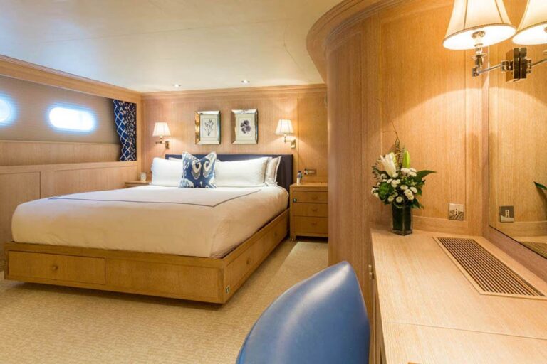 Large Double Cabin