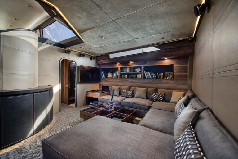 Lounge - Tv Room
