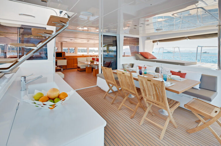 Aft deck with dining