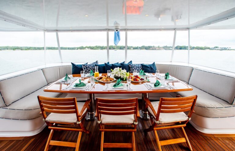 Main Deck Aft Dining