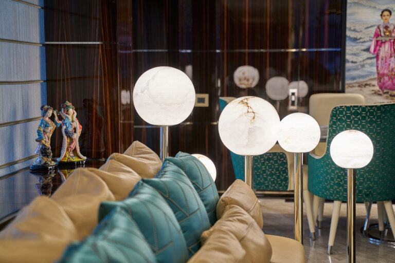 Main Saloon Lighting