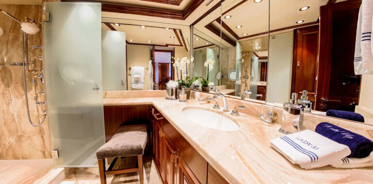 Maseter Ensuite Bathroom