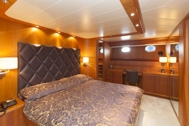 Master Cabin With Desk