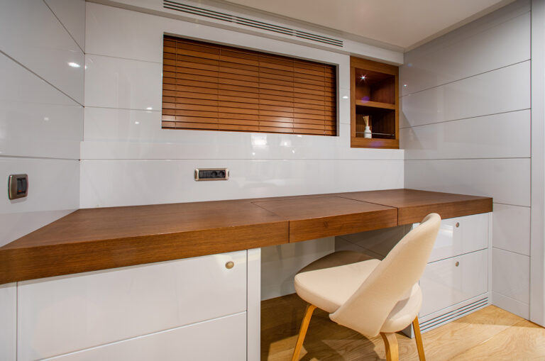 Master Desk