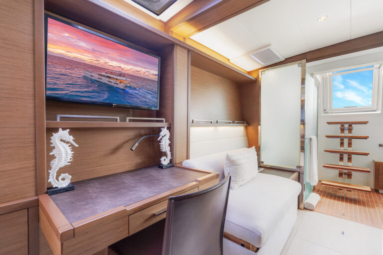 Master Guest Cabin Seating And Tv