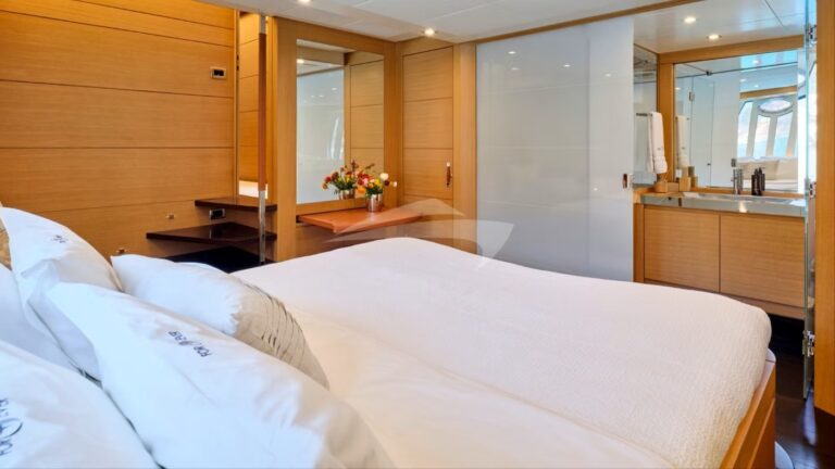 Master Stateroom 01