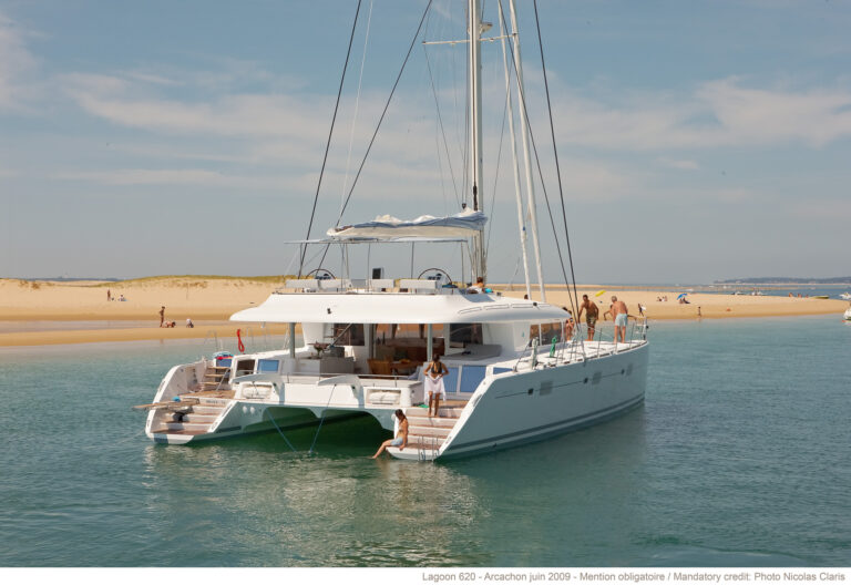 Charter yacht DRAGON