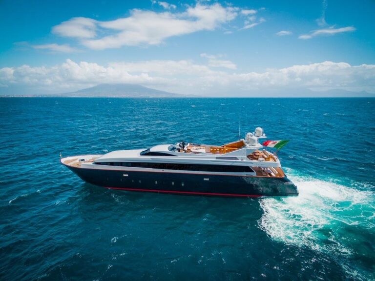 Motor Yacht A TOO