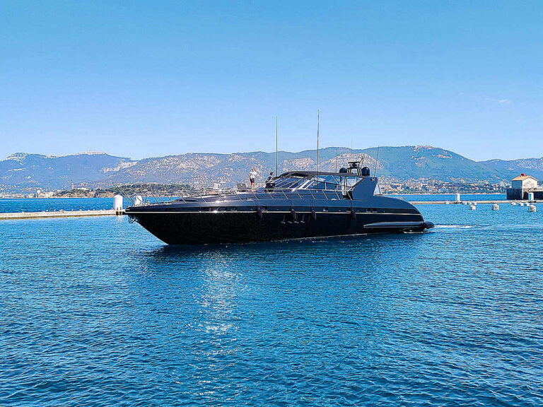 Motor Yacht MAMBA