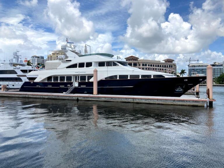 Motor Yacht POUR ANOTHER