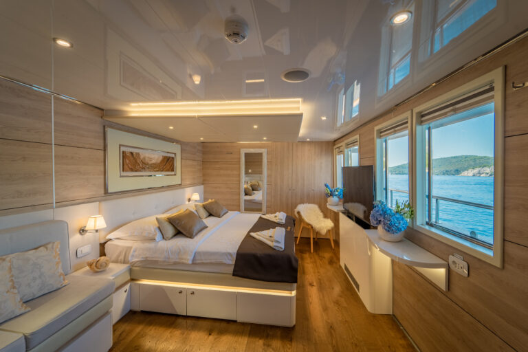 On Deck Cabin