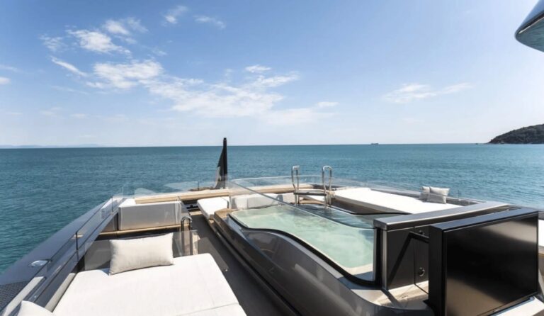 Opendeck With Sea Views