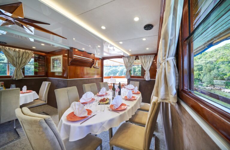 Saloon - Dining Area