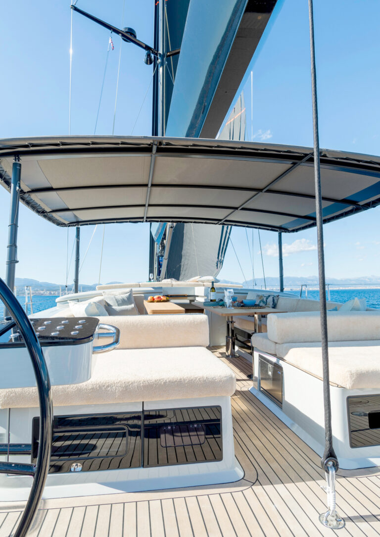 Seatining And Dining