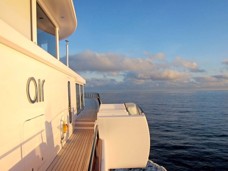 Side Deck Detail