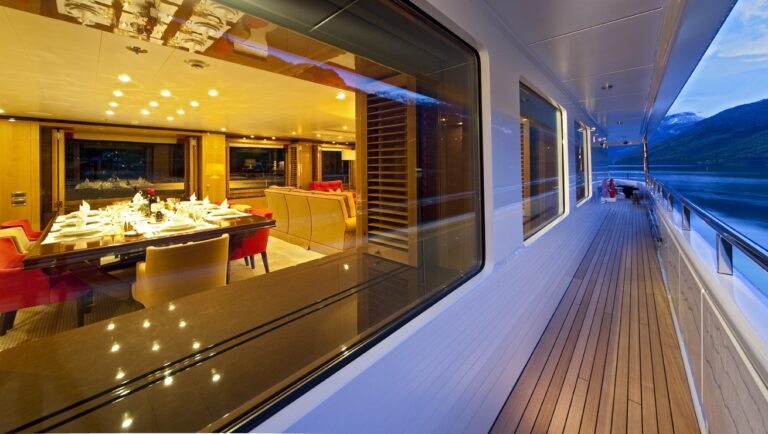 Side Deck Eveing
