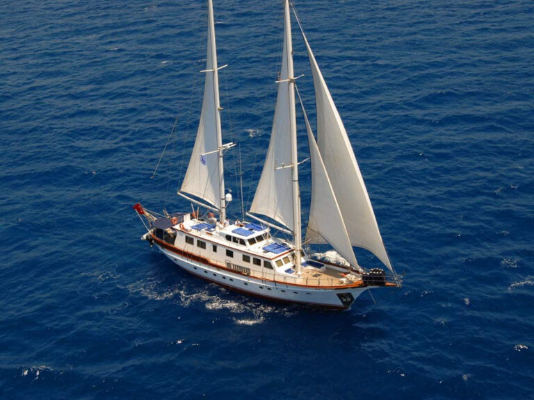 Sailing yacht Rigel