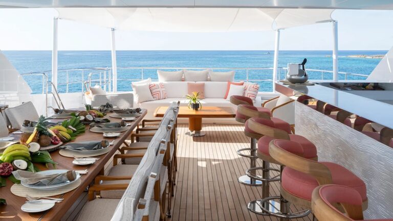 Sun Deck Dining And Bar - Photo © Heesen Yachts