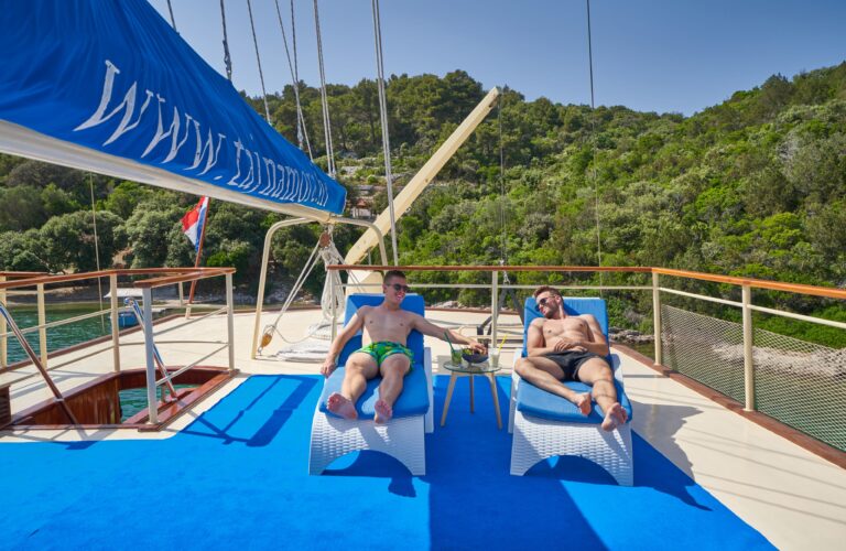 Sun Deck - Relaxing With Drinks
