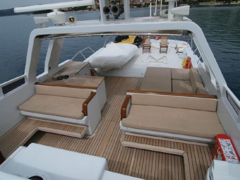 Sundeck Seating