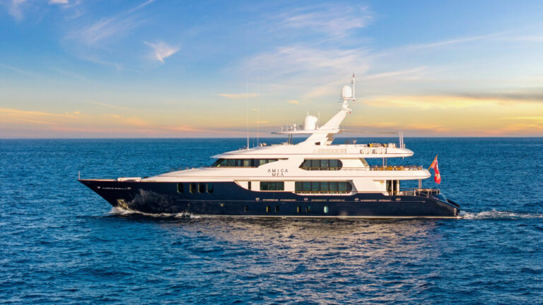 Superyacht AMICA MEA