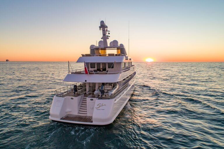 Superyacht LOHANKA