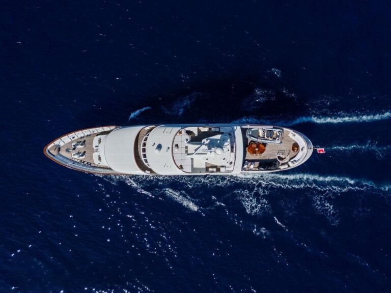 Supeyacht Sheergold