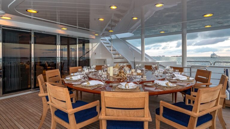 Upper Deck Dining