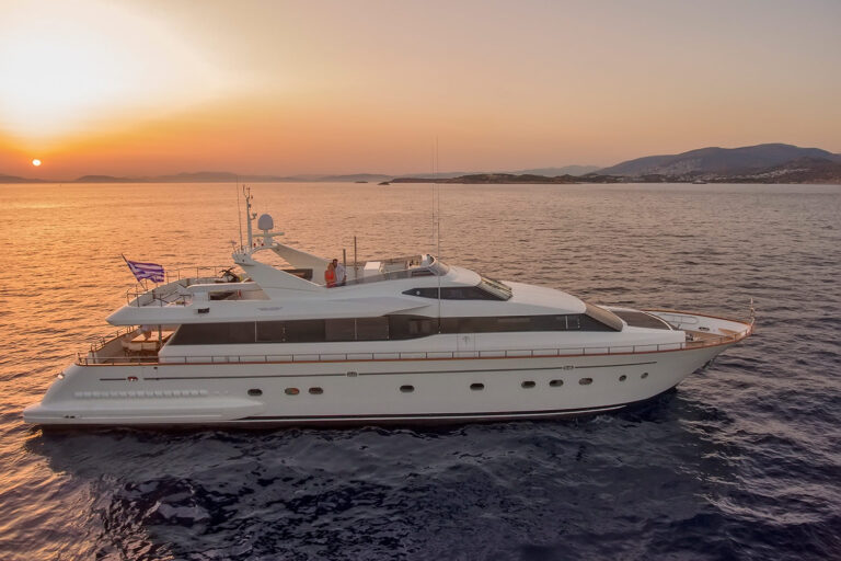 Yacht Martina Sunset