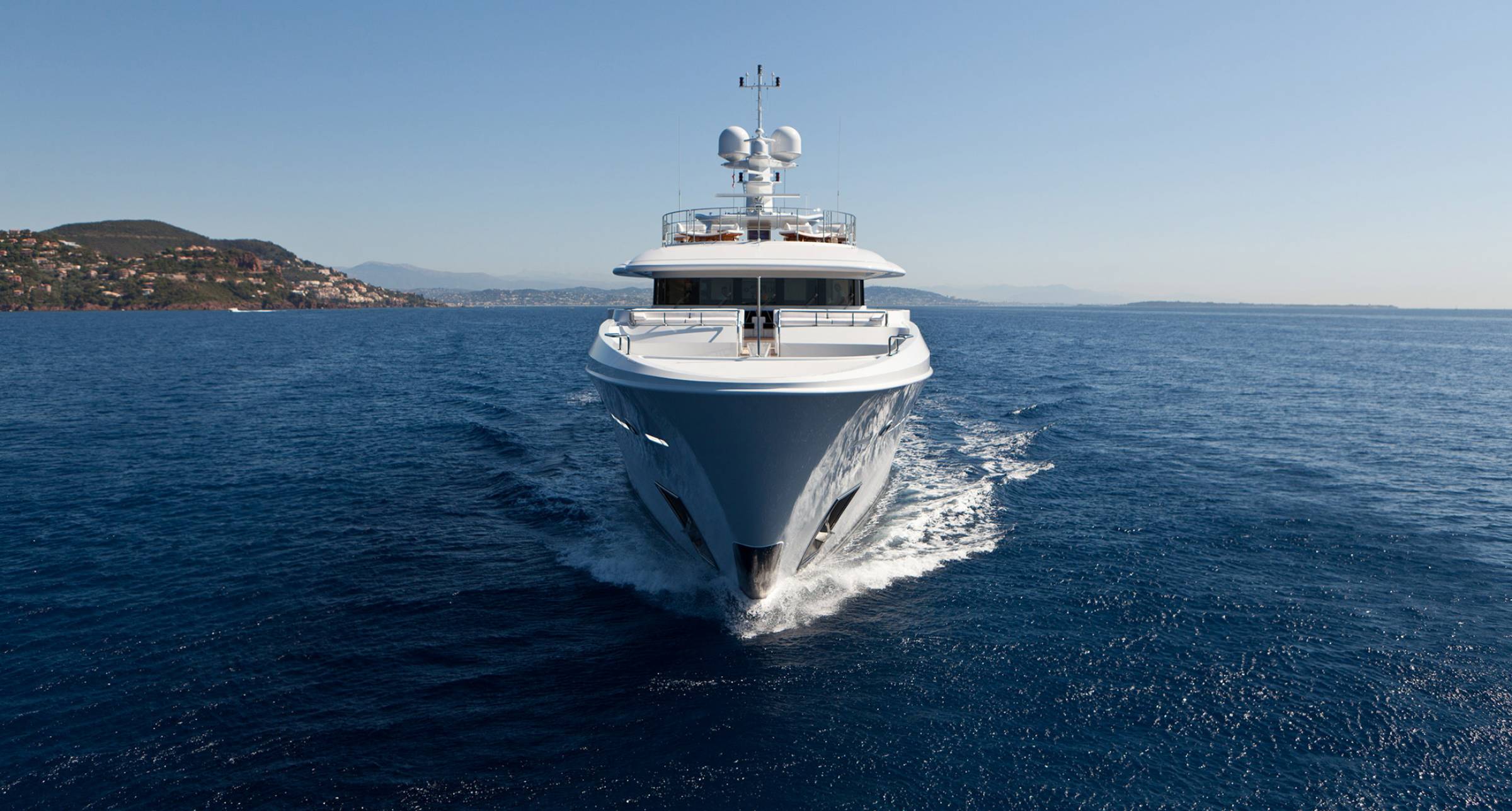 Yacht STEP ONE an Amels 180 LE - bow off France