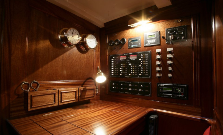 Interior Radio Station