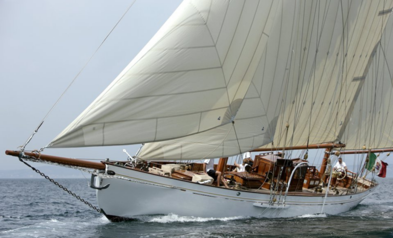 Luxury Yacht JAVELIN